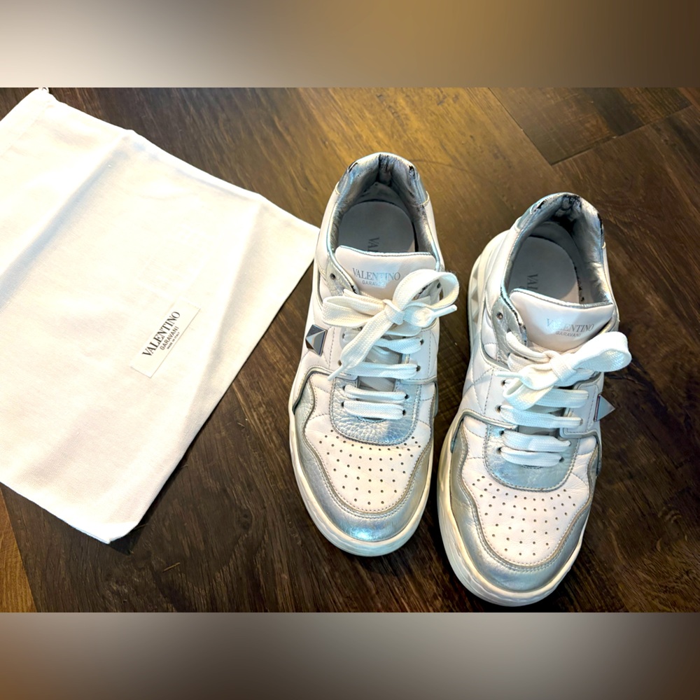 Valentino Garavani authentic one stud sneaker